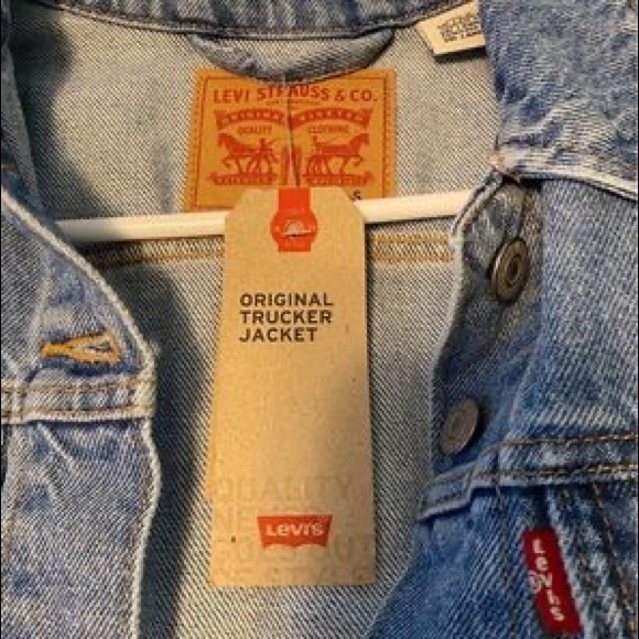 Small women’s Levi Tricker Jacket NWT - Picture 2 of 2